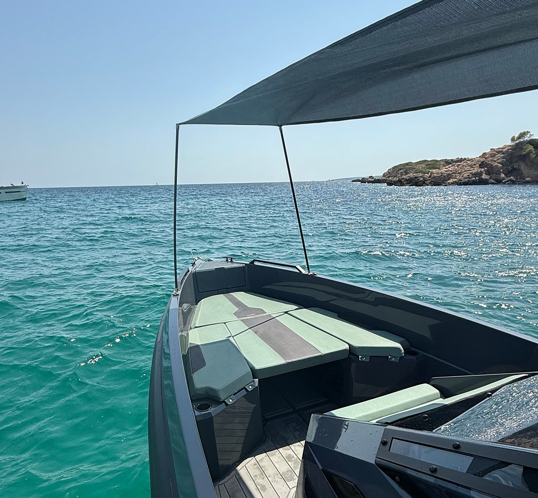 IRON 827 Open sunshade in the bow placeholder showing the required file name